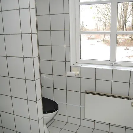 Nice In Skaerbaek With Kitchen Vakantiehuis